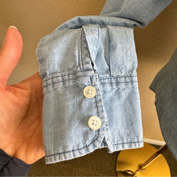 J. Crew Chambray Shirt Signature Fit Women’s S Blue Light Wash Cotton Button Up - Picture 10 of 16